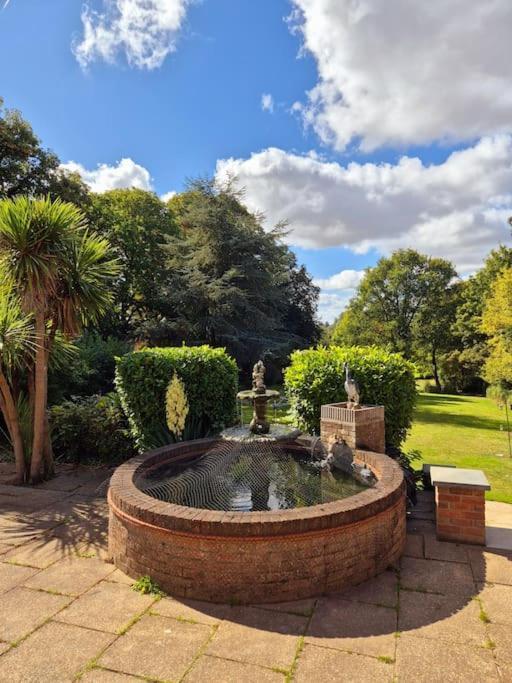 Large 4 Bedroom House On The River Wensum Sleeps 13 Norwich Bagian luar foto