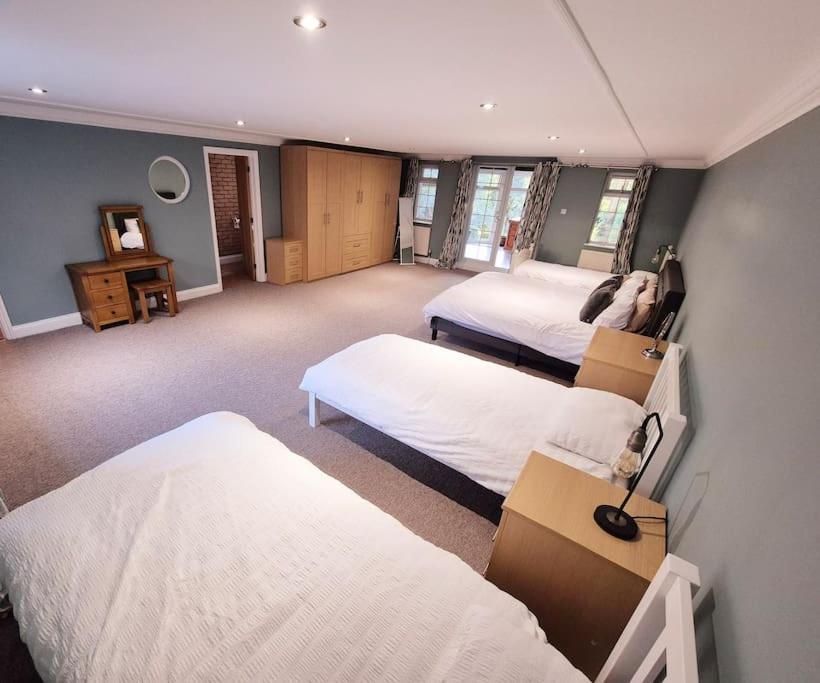 Large 4 Bedroom House On The River Wensum Sleeps 13 Norwich Bagian luar foto