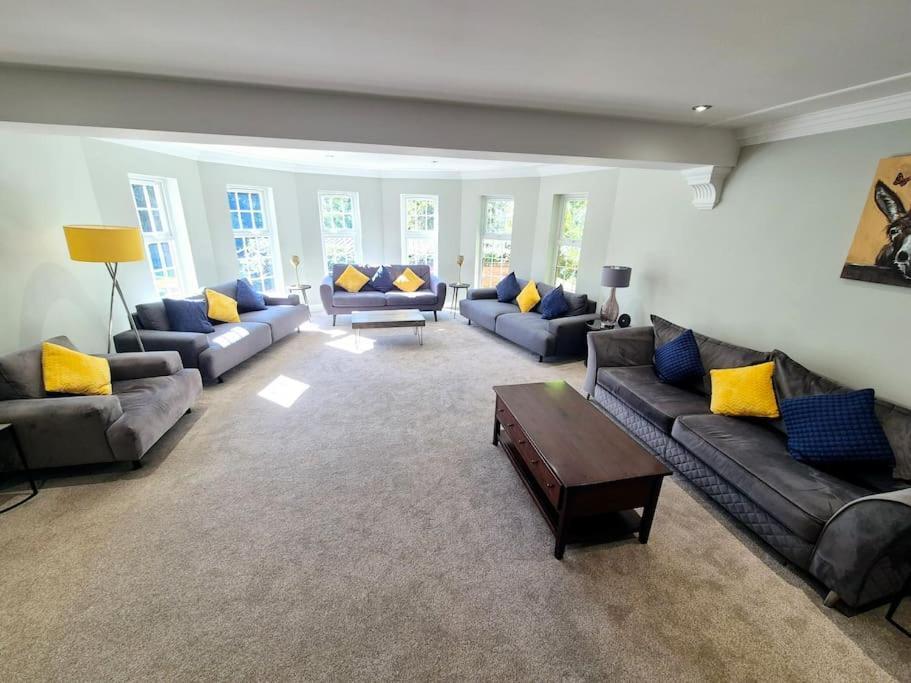 Large 4 Bedroom House On The River Wensum Sleeps 13 Norwich Bagian luar foto