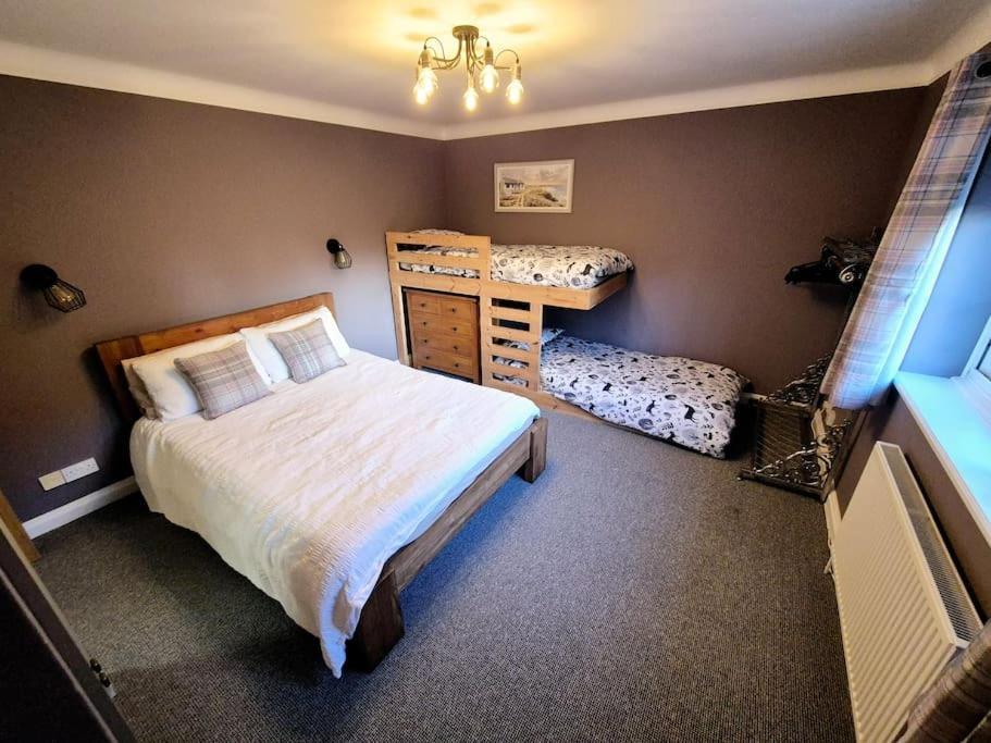 Large 4 Bedroom House On The River Wensum Sleeps 13 Norwich Bagian luar foto