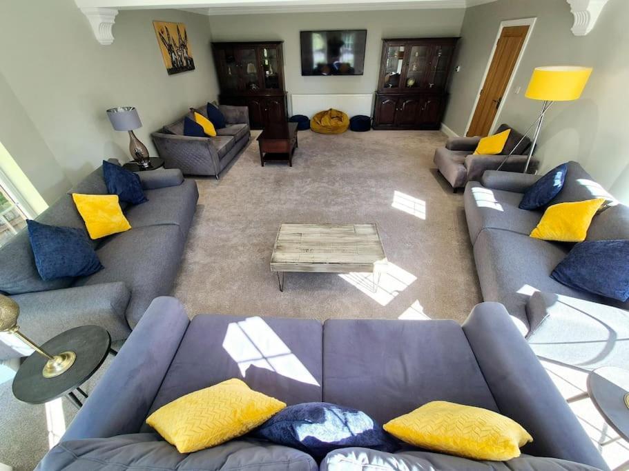 Large 4 Bedroom House On The River Wensum Sleeps 13 Norwich Bagian luar foto