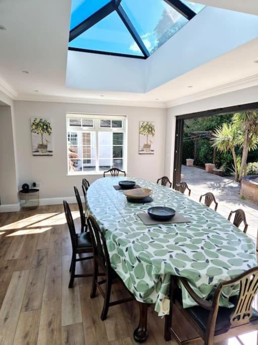 Large 4 Bedroom House On The River Wensum Sleeps 13 Norwich Bagian luar foto