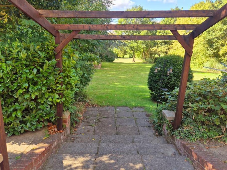 Large 4 Bedroom House On The River Wensum Sleeps 13 Norwich Bagian luar foto