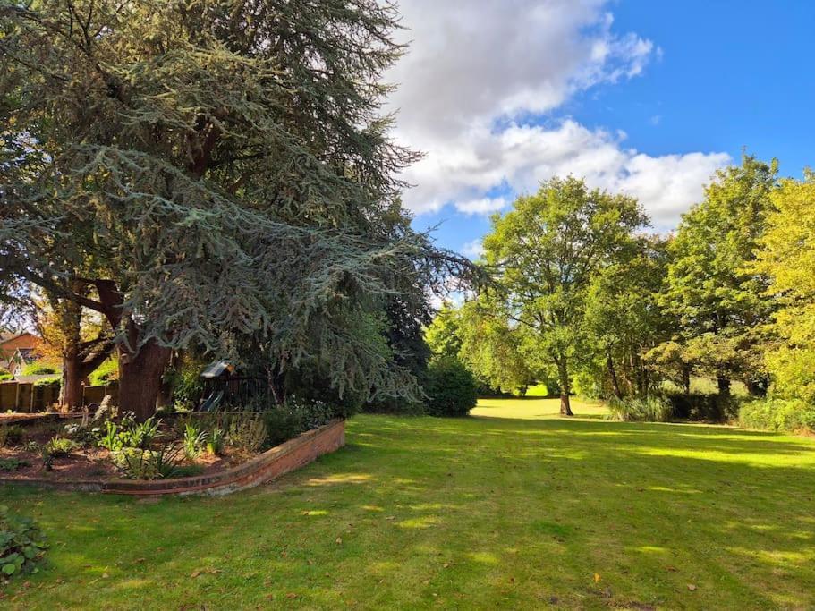 Large 4 Bedroom House On The River Wensum Sleeps 13 Norwich Bagian luar foto