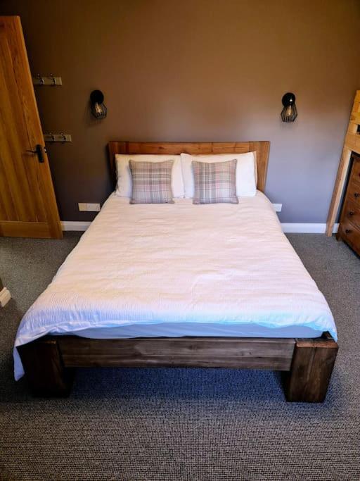 Large 4 Bedroom House On The River Wensum Sleeps 13 Norwich Bagian luar foto