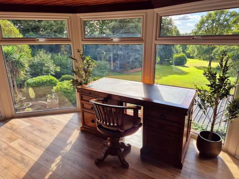 Large 4 Bedroom House On The River Wensum Sleeps 13 Norwich Bagian luar foto