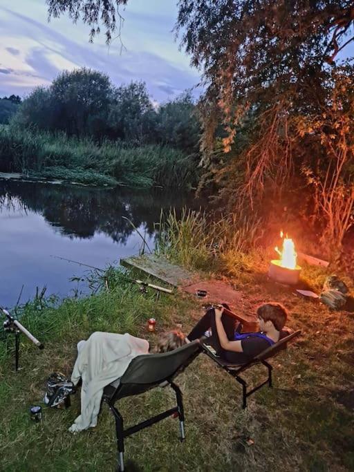 Large 4 Bedroom House On The River Wensum Sleeps 13 Norwich Bagian luar foto