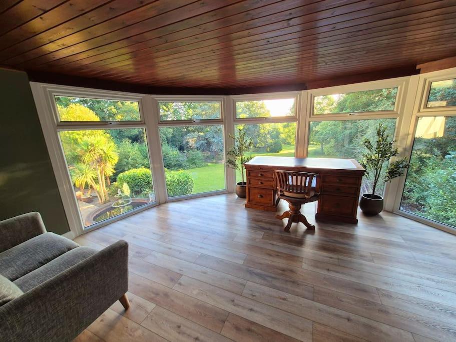 Large 4 Bedroom House On The River Wensum Sleeps 13 Norwich Bagian luar foto