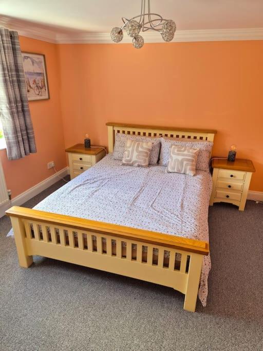 Large 4 Bedroom House On The River Wensum Sleeps 13 Norwich Bagian luar foto