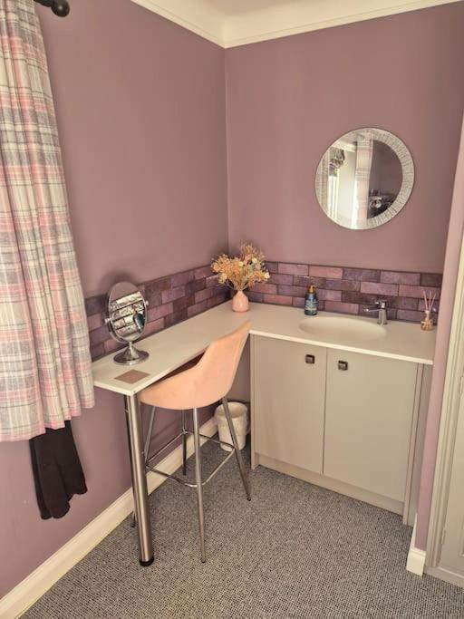 Large 4 Bedroom House On The River Wensum Sleeps 13 Norwich Bagian luar foto