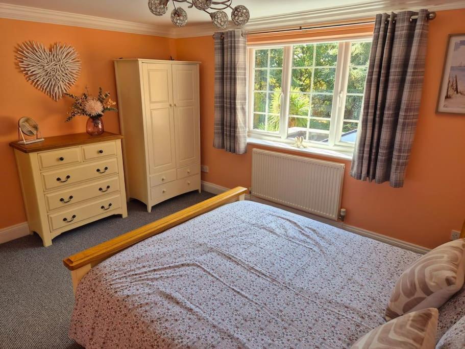 Large 4 Bedroom House On The River Wensum Sleeps 13 Norwich Bagian luar foto
